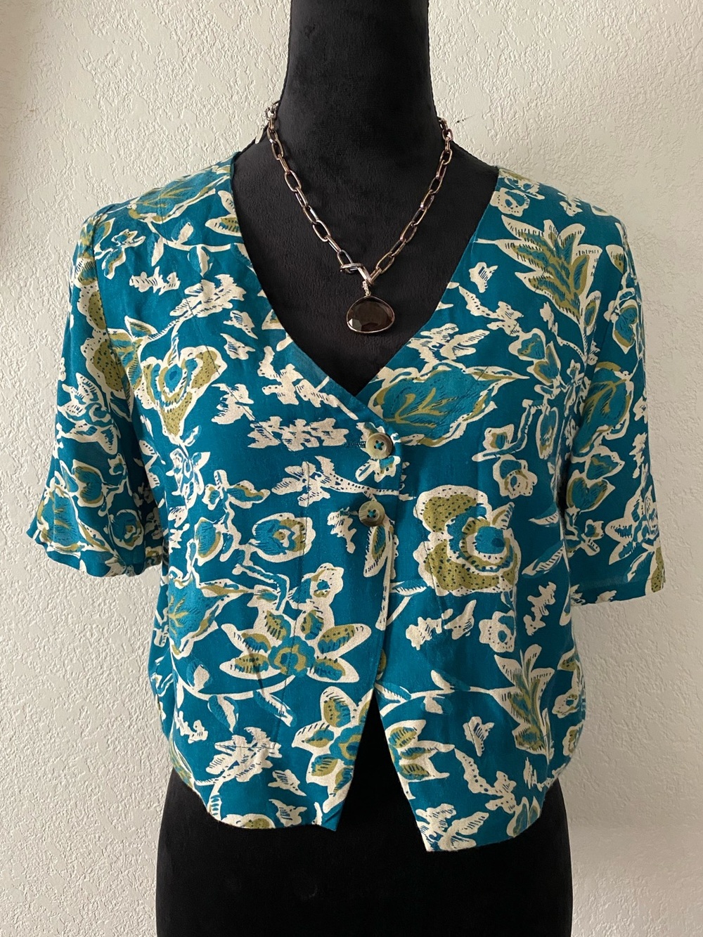 NWT Attrattivo teal floral crop top Size M